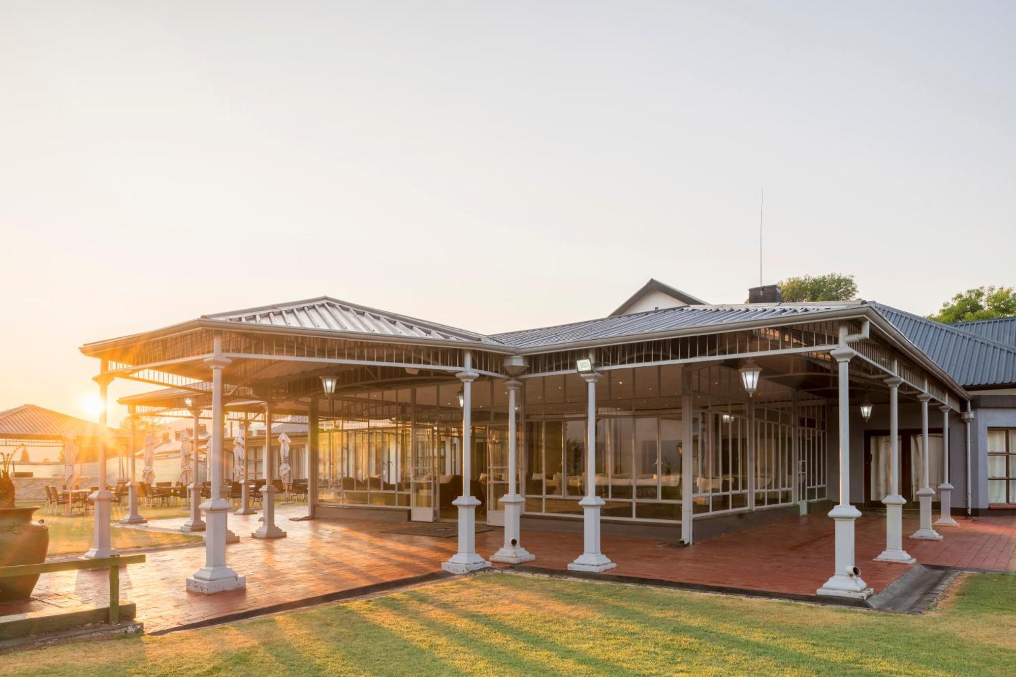 Troutbeck Resort Nyanga エクステリア 写真