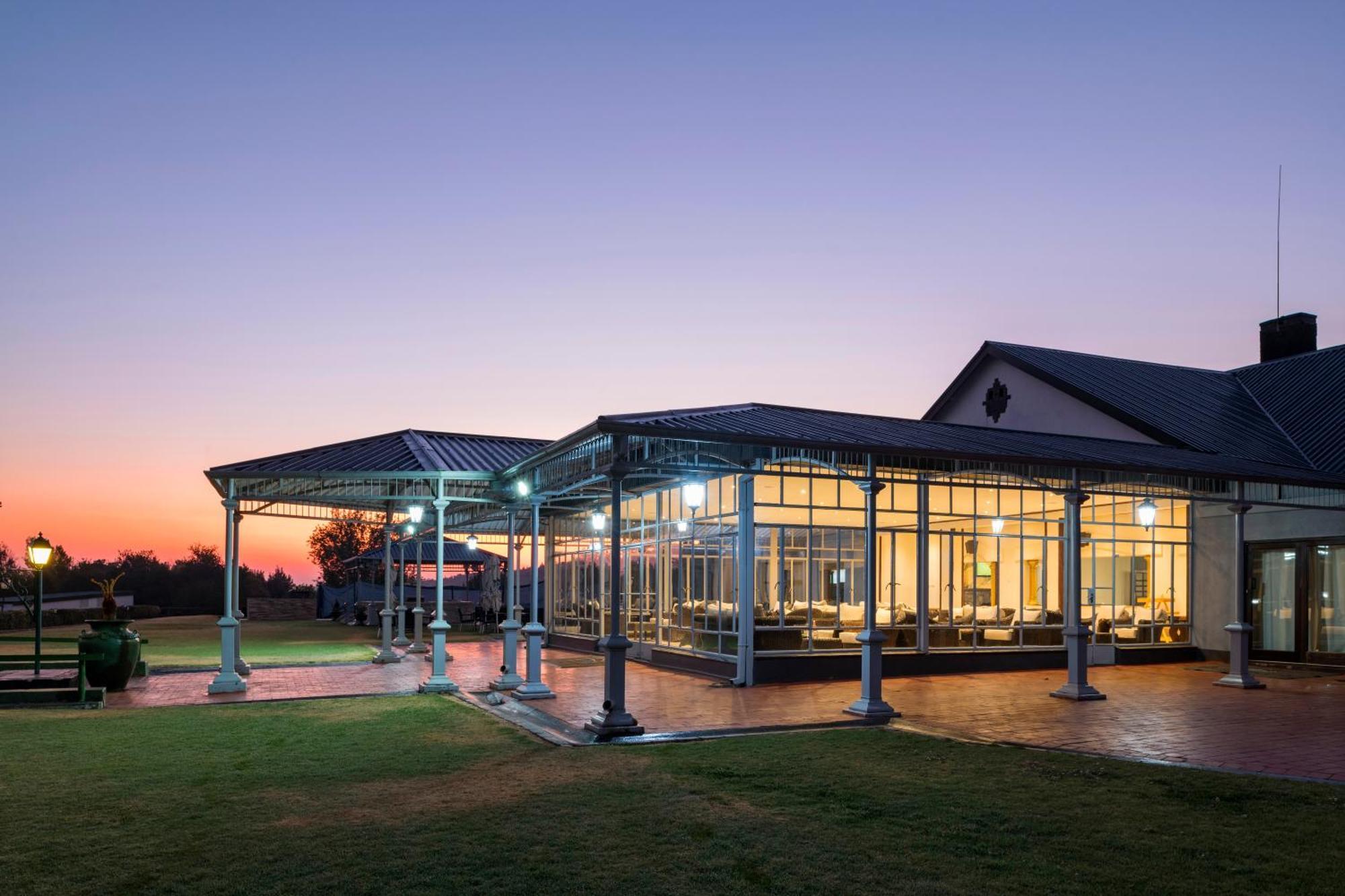 Troutbeck Resort Nyanga エクステリア 写真